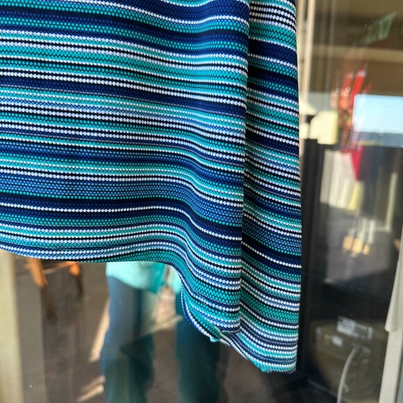 Slinky sleeveless tunic with rings at neckline - Picture 3 of 5